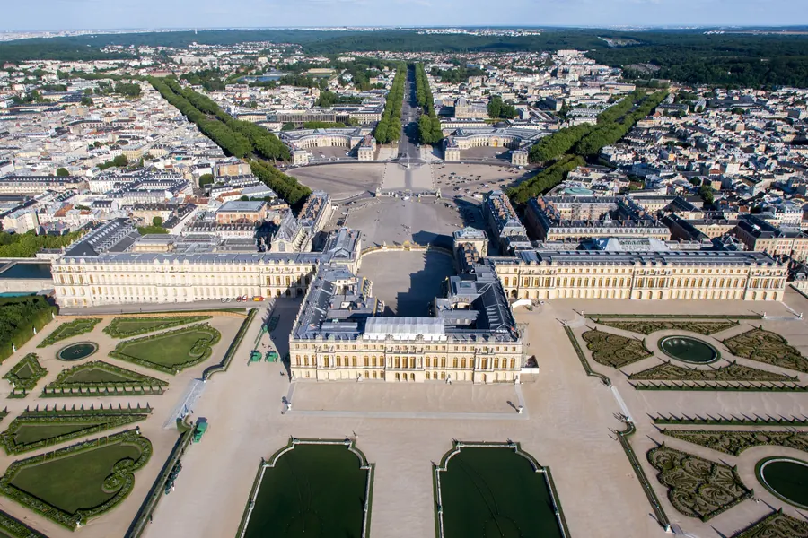 Vue aérienne du domaine et du château de Versailles